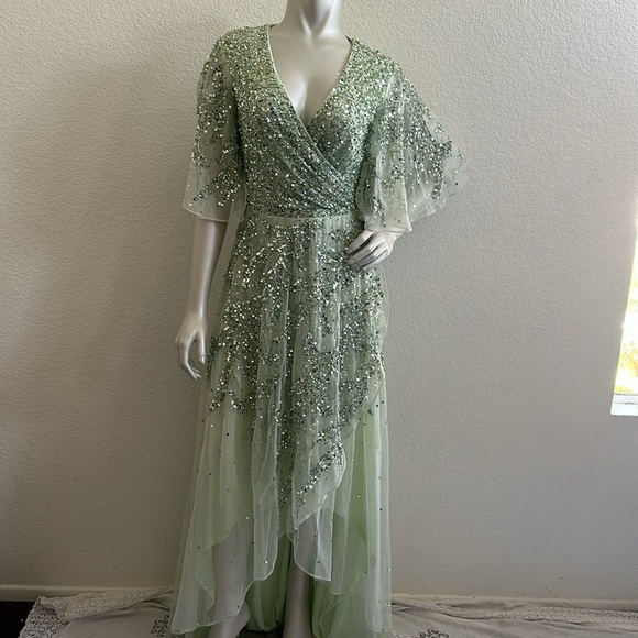 NWT Mac Duggal Green Sequined Butterfly Sleeve High Low Gown - Picture 5 of 14